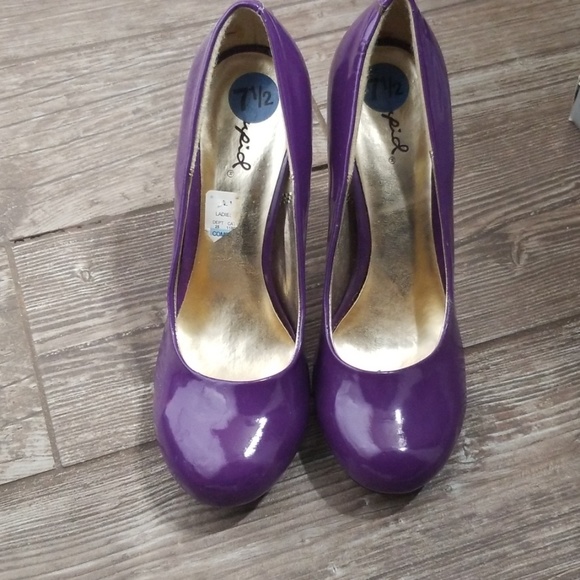 Shoes - Picture 2 of 2